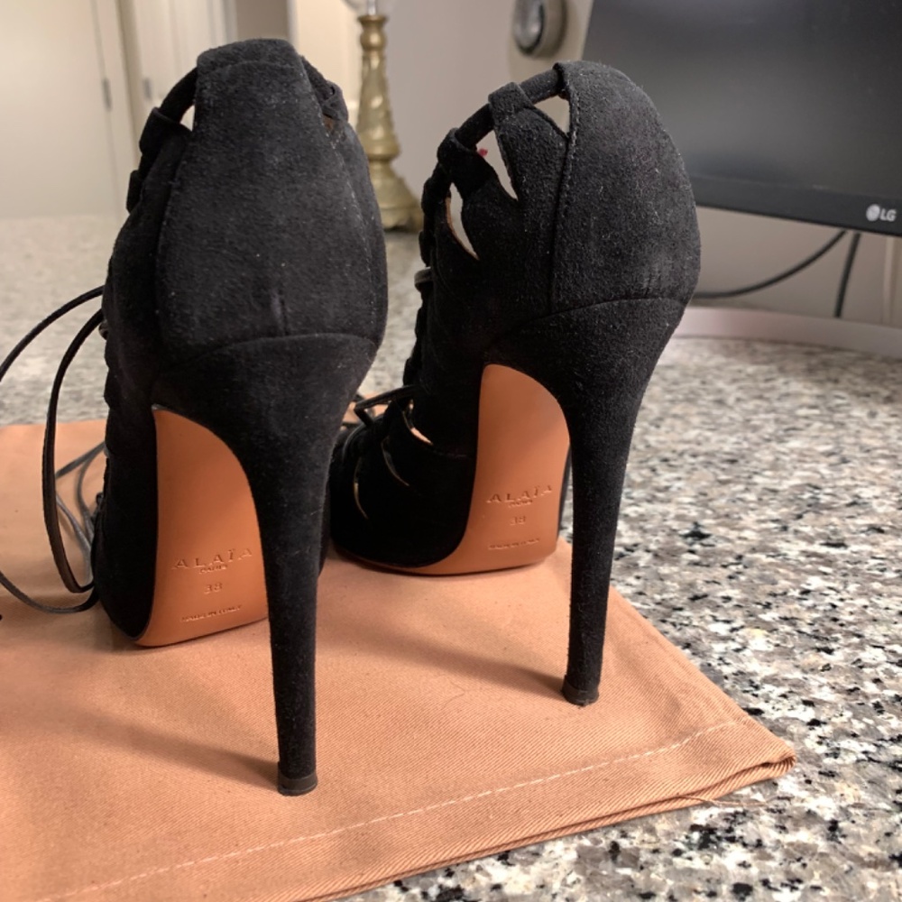 ALAÏA Peep-Toe Suede Gladiator Sandals Size: 7| IT 38 - Picture 7 of 9